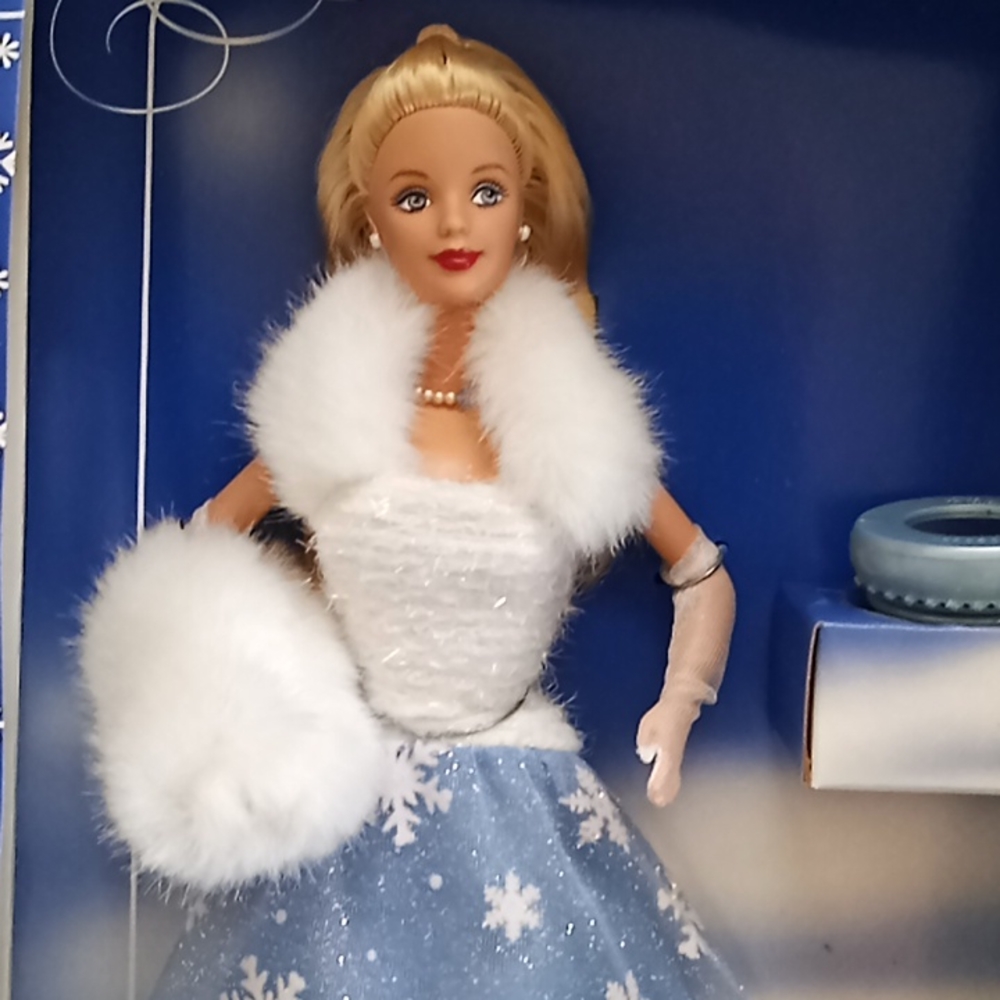 Barbie - Picture 3 of 4